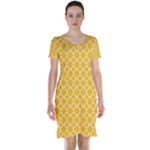 Sunny yellow quatrefoil pattern Short Sleeve Nightdress