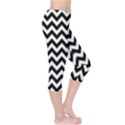 Black & White Zigzag Pattern Capri Leggings  View4