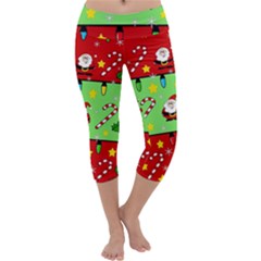 Christmas Pattern - Green And Red Capri Yoga Leggings by Valentinaart