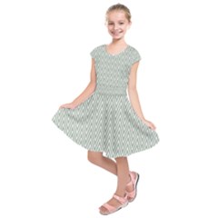 Vintage Pattern Chevron Kids  Short Sleeve Dress by Sapixe