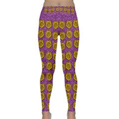 Roses Loves  Peace And Calm Freedom In Happiness Classic Yoga Leggings by pepitasart