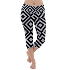 Background Pattern Geometric Lightweight Velour Capri Yoga Leggings